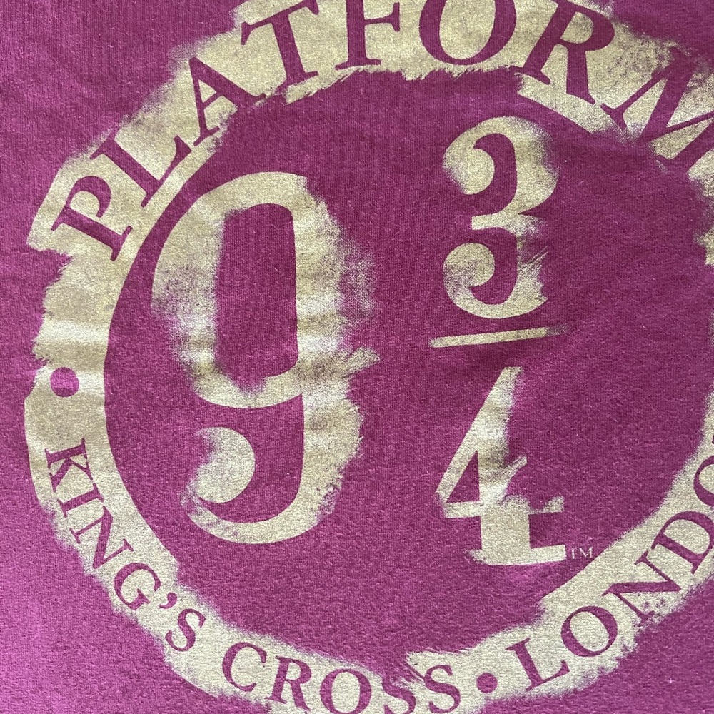 ⭐️ Firm Price ⭐️ worn twice Large unisex Harry Potter shirt - Picture 2 of 4
